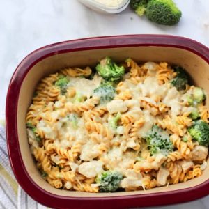 This cheesy broccoli chicken casserole is gluten-free, dairy-free, and high in protein! It’s a perfect family and kid-friendly dinner for a busy weeknight. You can make it in advance, heat, and eat. fitnessista.com