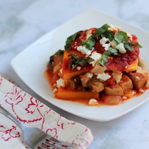 Slow cooker butternut squash and chicken sausage lasagna! Love meals that I can prep in 15 minutes. Grain-free, high in protein, and a super healthy dinner option. fitnessista.com